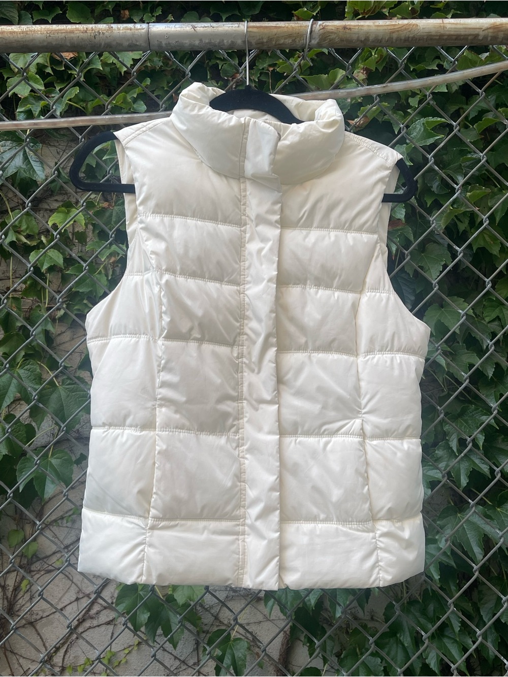 GAP Ivory Quilted Puffer Vest